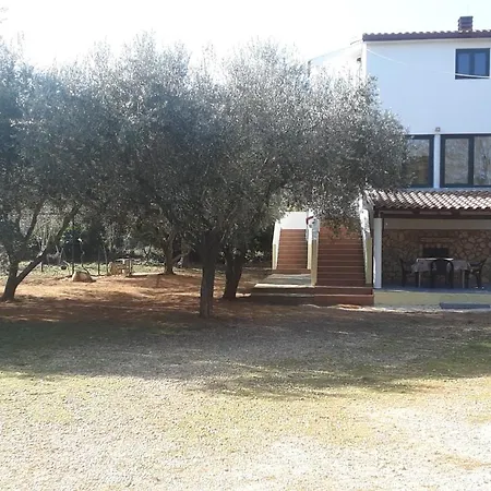 Apartment Nena 3*