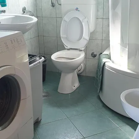 Nena 3* Lägenhet Ližnjan