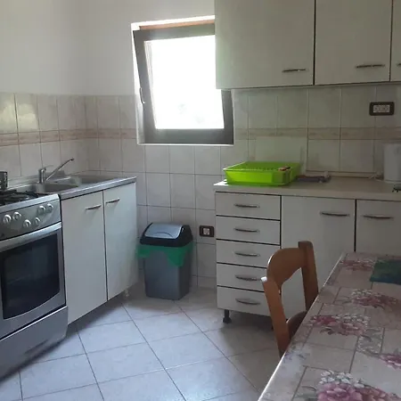 Nena 3* Ližnjan
